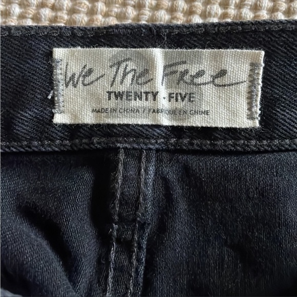 NWT FREE PEOPLE shorts size 25 black Taliesin cut off washed black denim - Picture 8 of 8